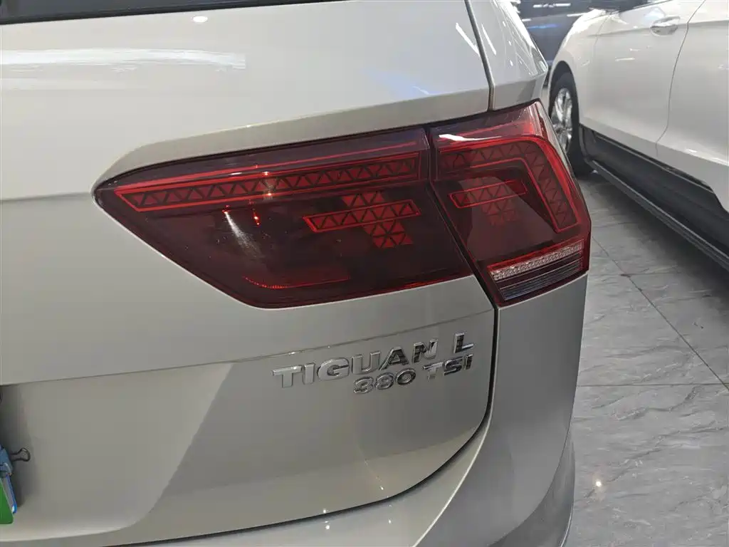 Volkswagen Tiguan L 2019 — фото 8