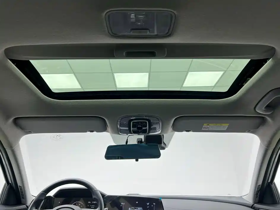 Hyundai Elantra 2022 — фото 14