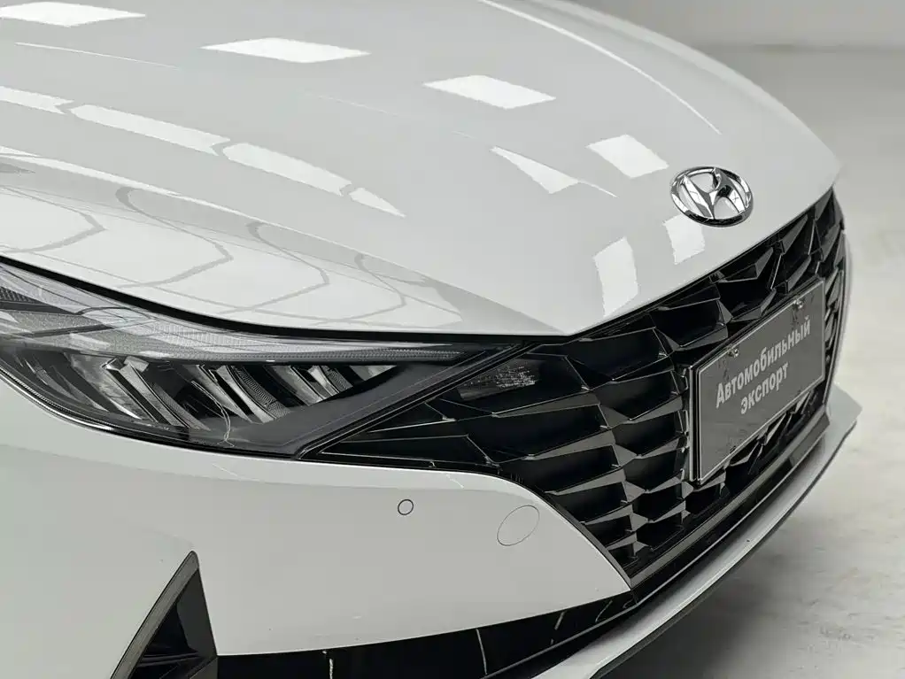 Hyundai Elantra 2022