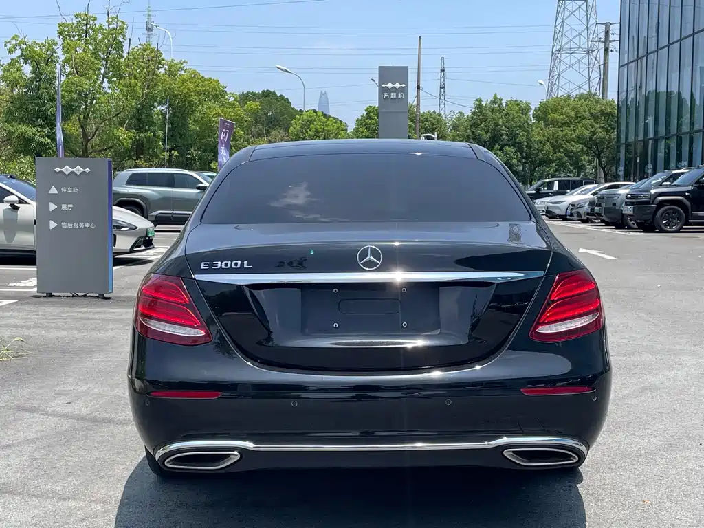 Mercedes-Benz E-Class 2020 — фото 25