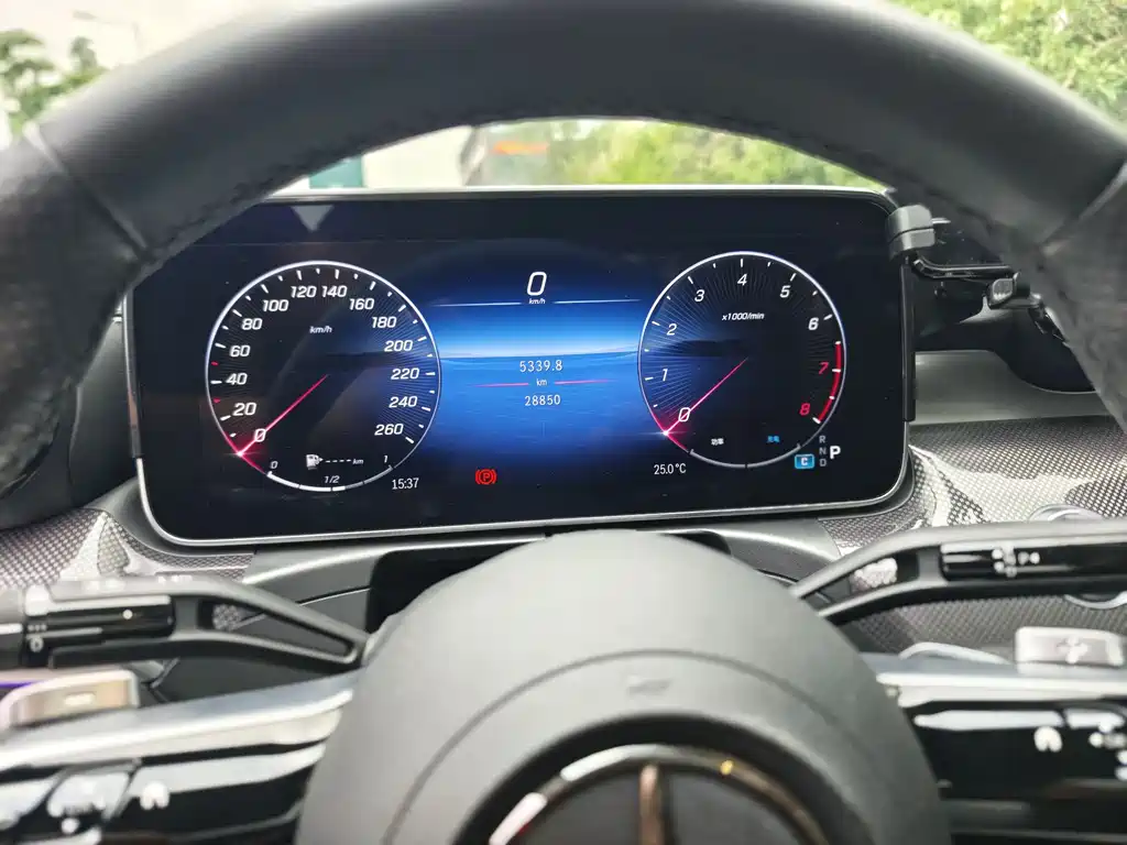 Mercedes-Benz C-Class 2023 — фото 15