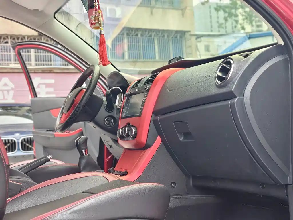 BAIC Huansu S3 2016 — фото 12