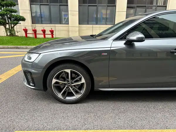 Audi A4L 2024
