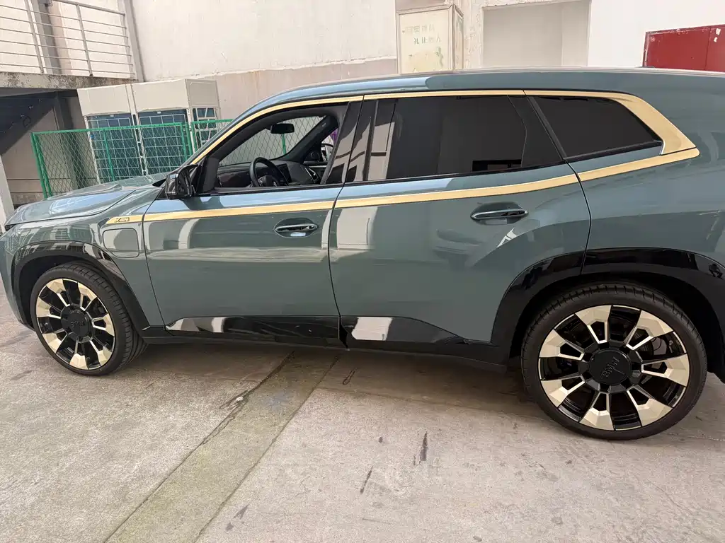 BMW XM — фото 5