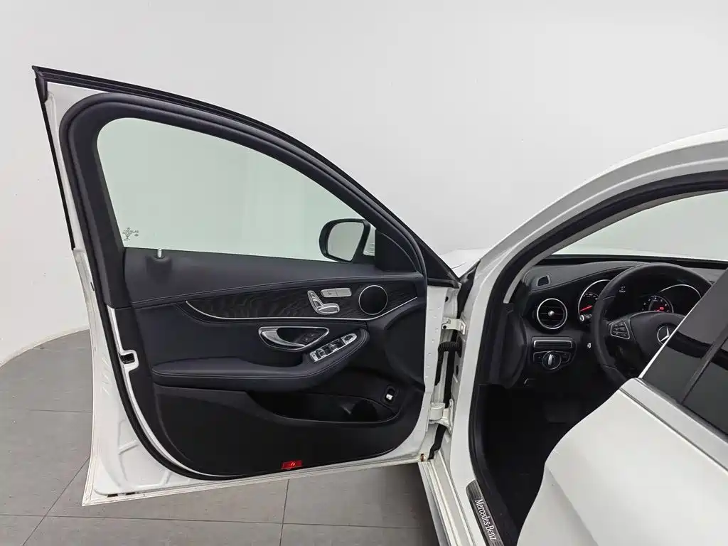 Mercedes-Benz C-Class 2017 — фото 8