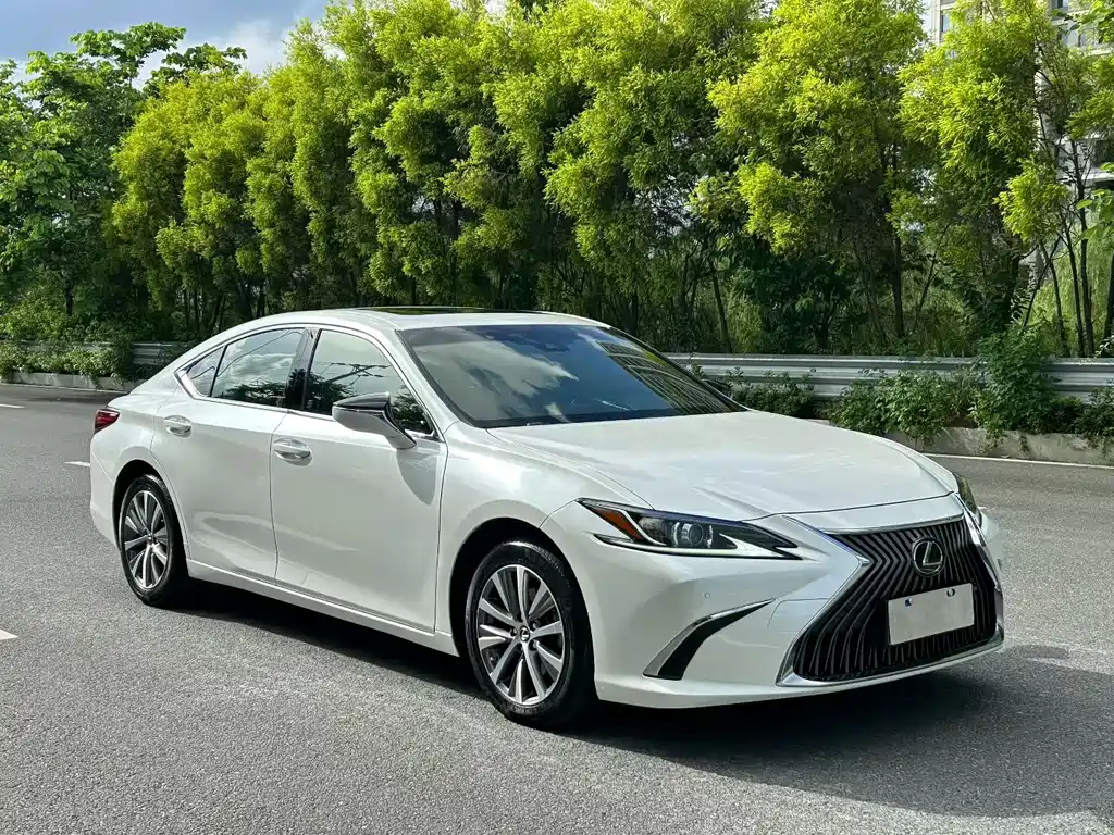 Lexus ES 2021 — фото 3