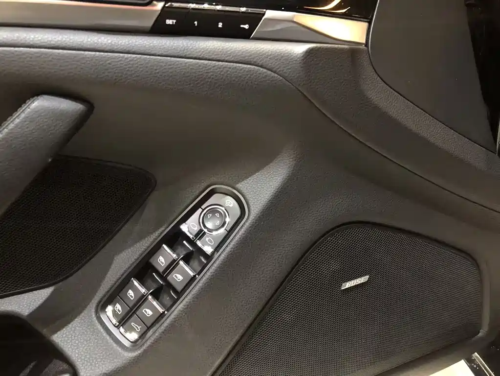 Porsche Panamera 2017 — фото 10
