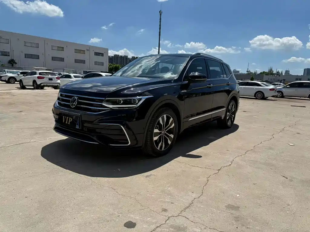 Volkswagen Tiguan L 2024 — фото 3