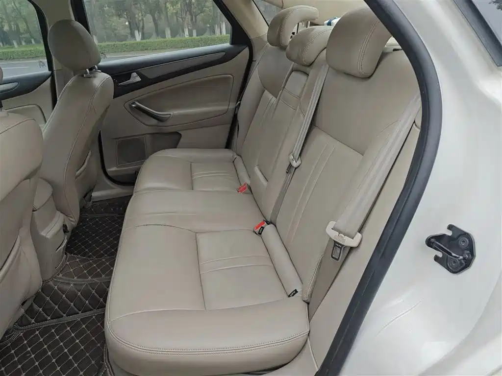 Ford Mondeo 2015 — фото 13