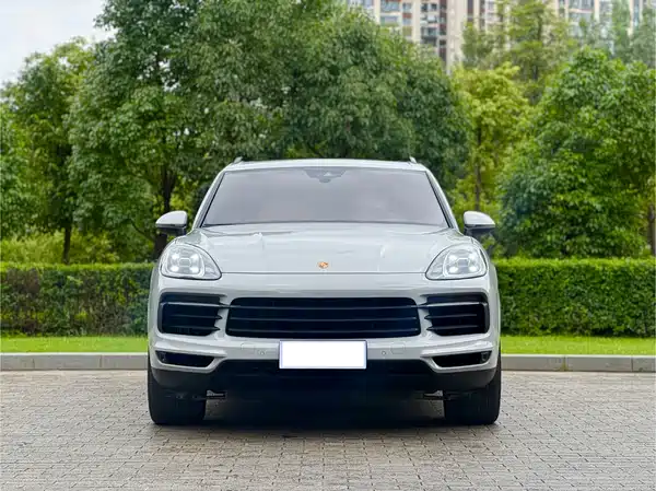 Porsche Cayenne 2022