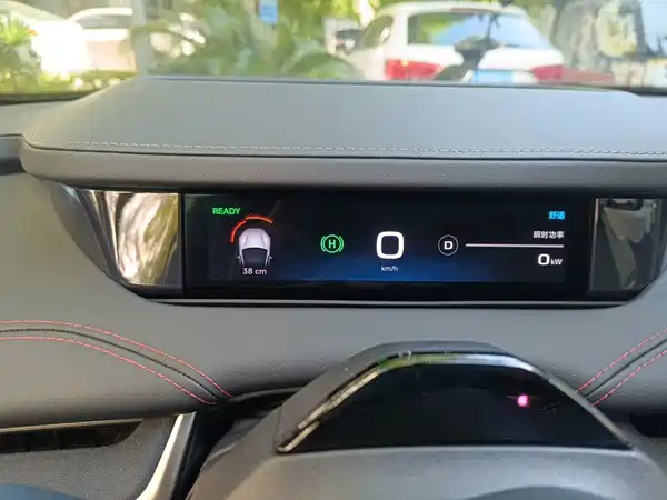 Xiaomi SU7 2025