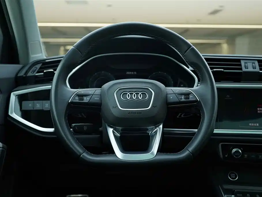 Audi Q3 2022 — фото 18