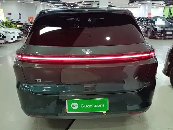 Li Auto L6 2025