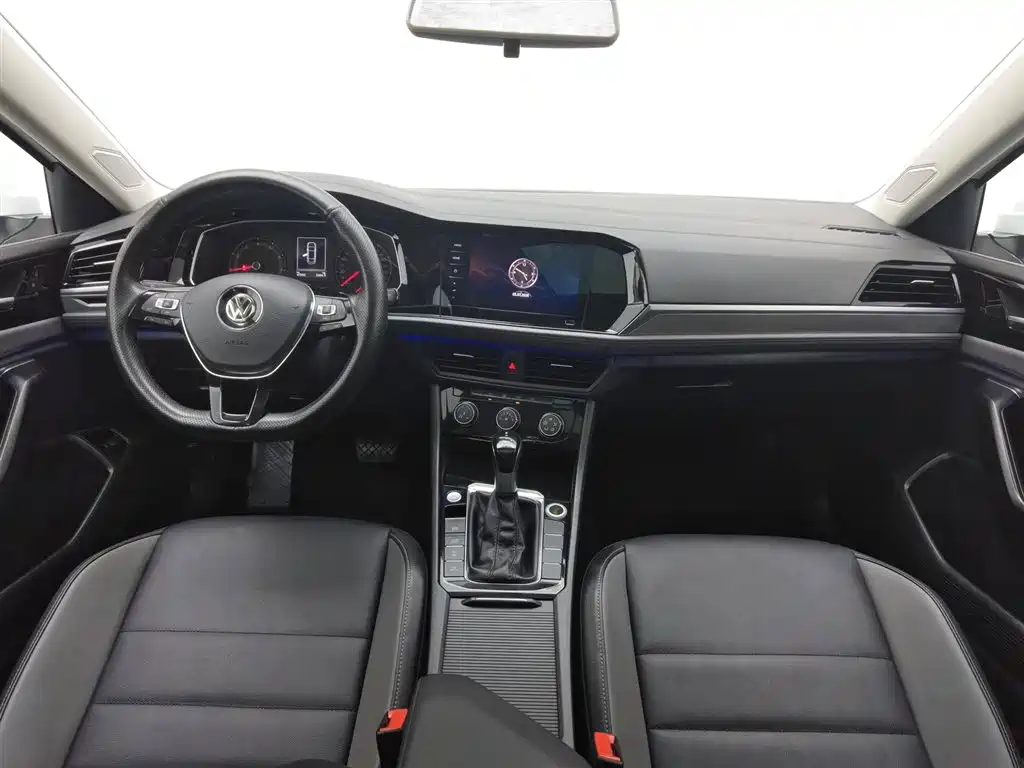Volkswagen Sagitar 2021