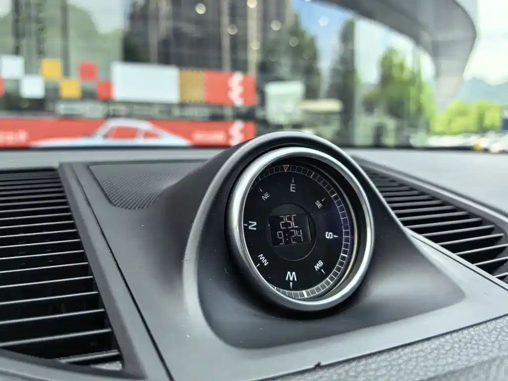Porsche Macan 2019 — фото 10