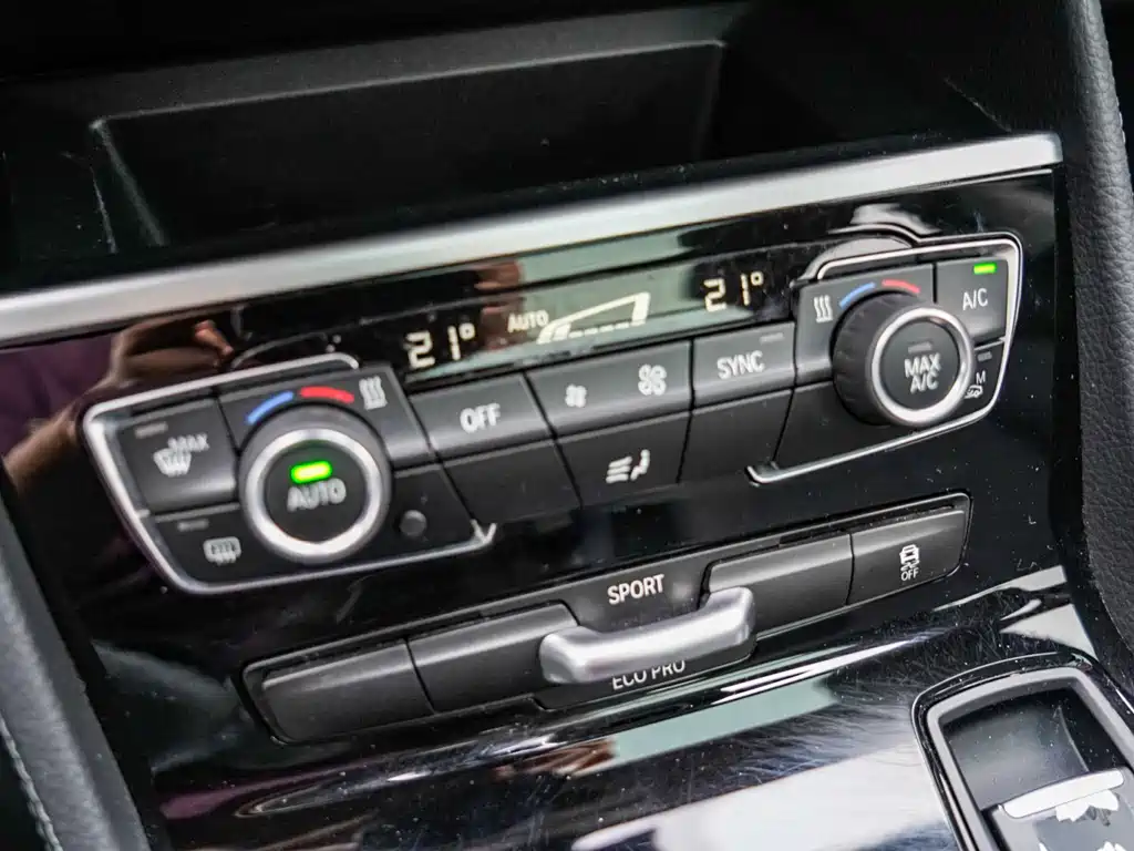 BMW 2 Series Active Tourer 2018 — фото 17