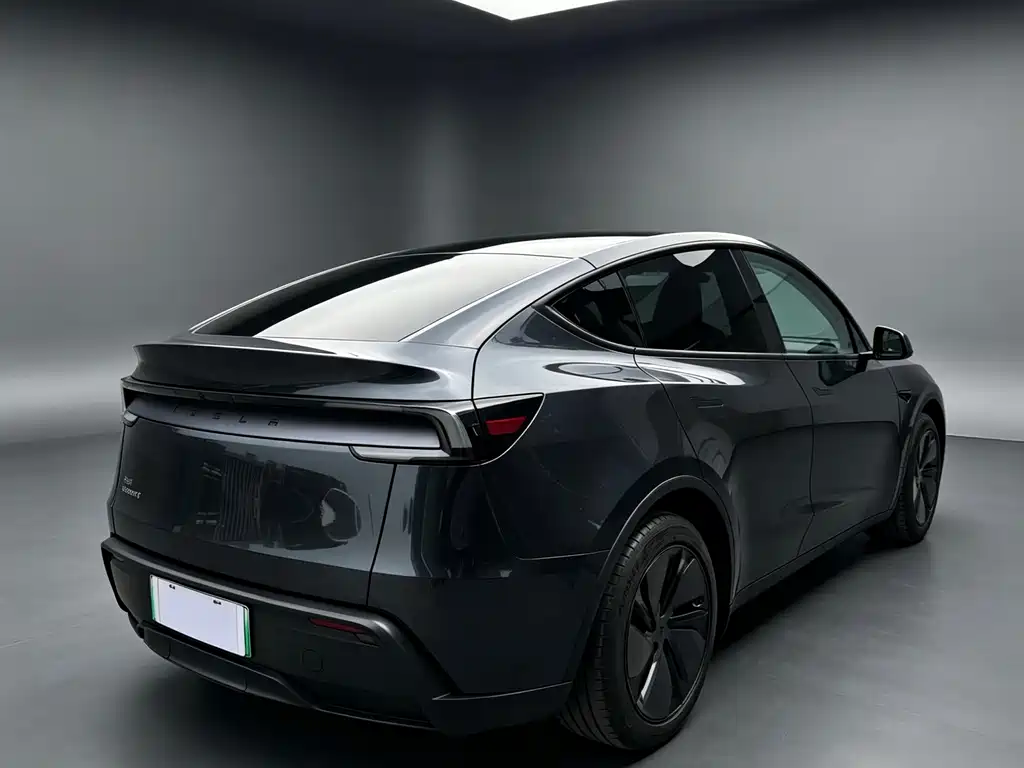 Tesla Model Y 2025 — фото 15