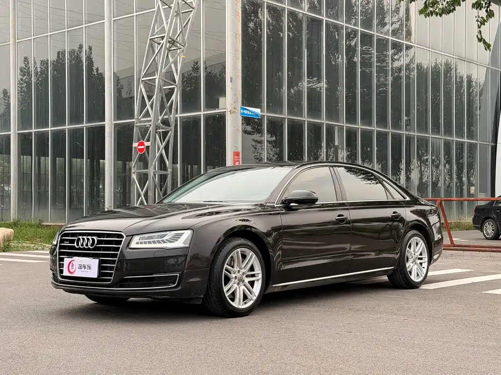 Audi A8 2017 — фото 2