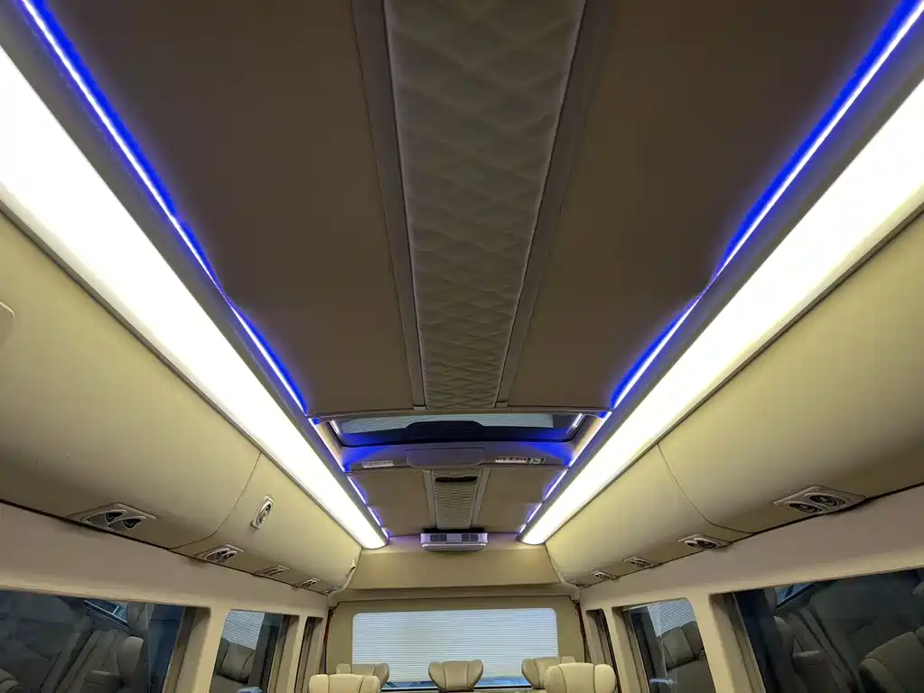 Toyota Coaster 2017 — фото 14