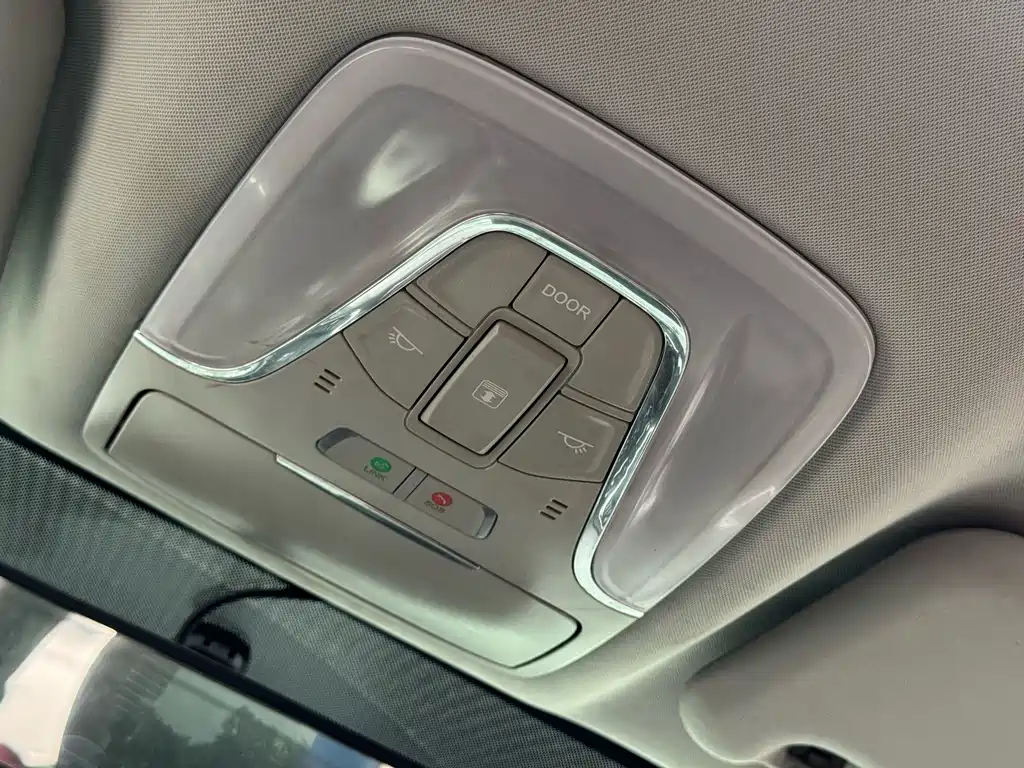 GAC Trumpchi GS4 New Energy 2018 — фото 17