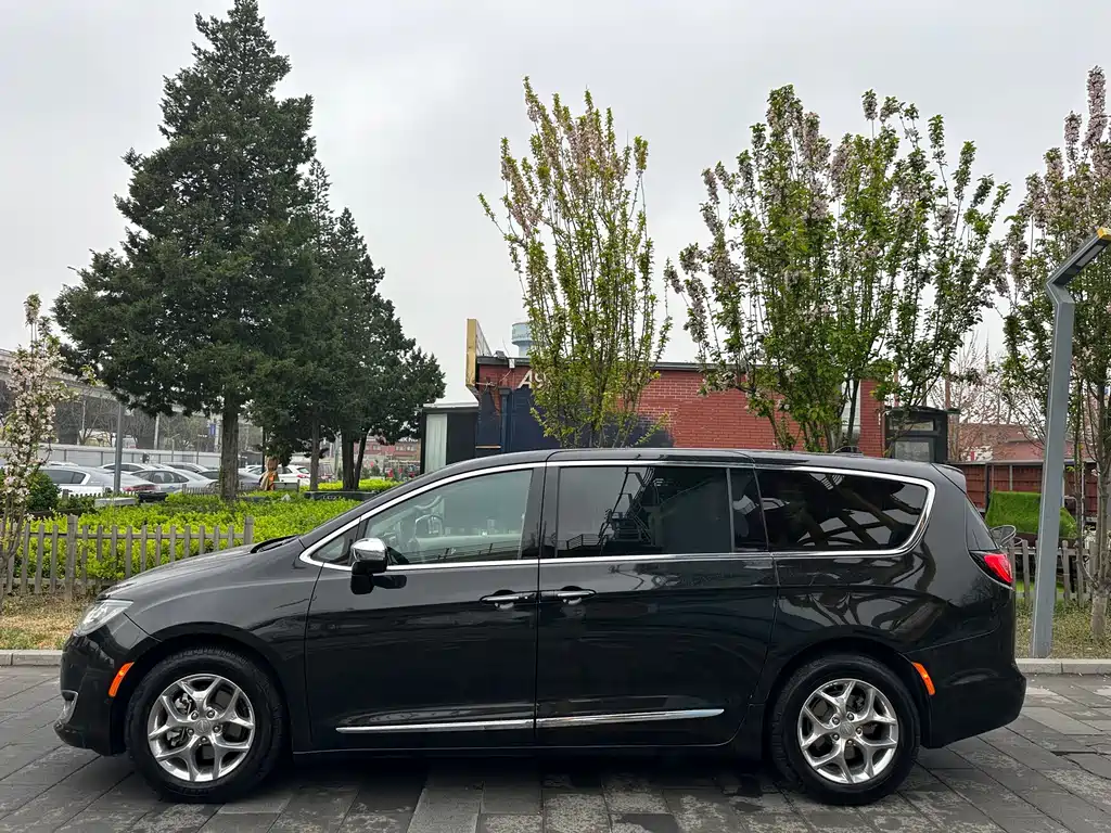 Chrysler Grand Voyager 2019 — фото 21