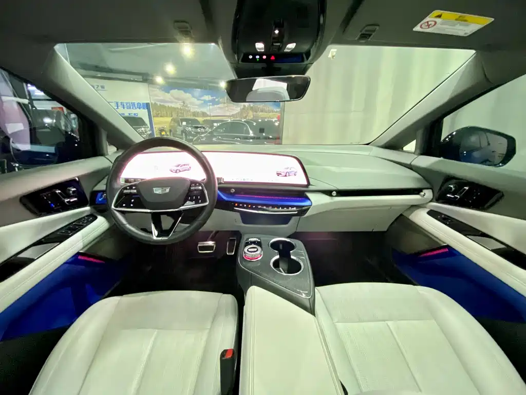 Cadillac IQ 2024 — фото 12