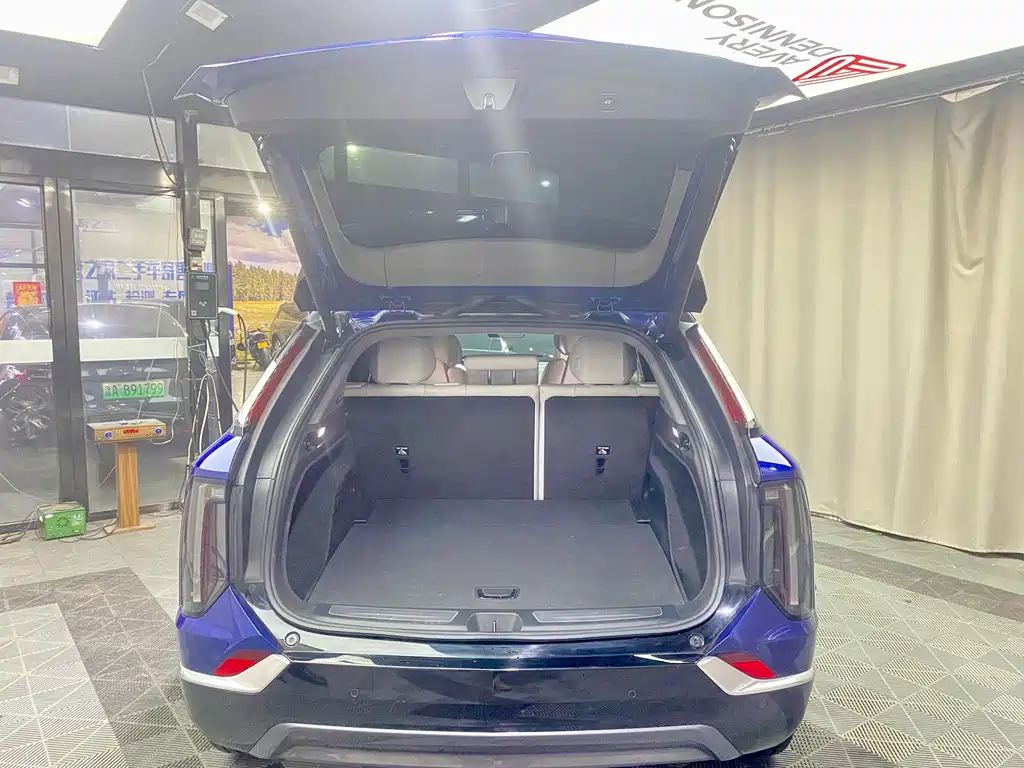 Cadillac IQ 2024 — фото 17