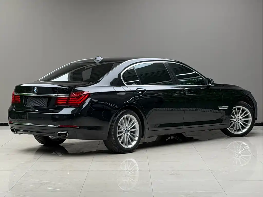 BMW 7 Series 2014 — фото 2