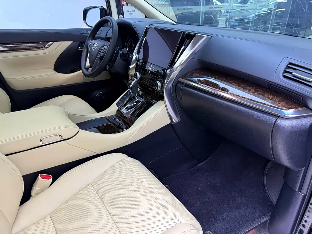 Toyota Alphard 2022 — фото 20