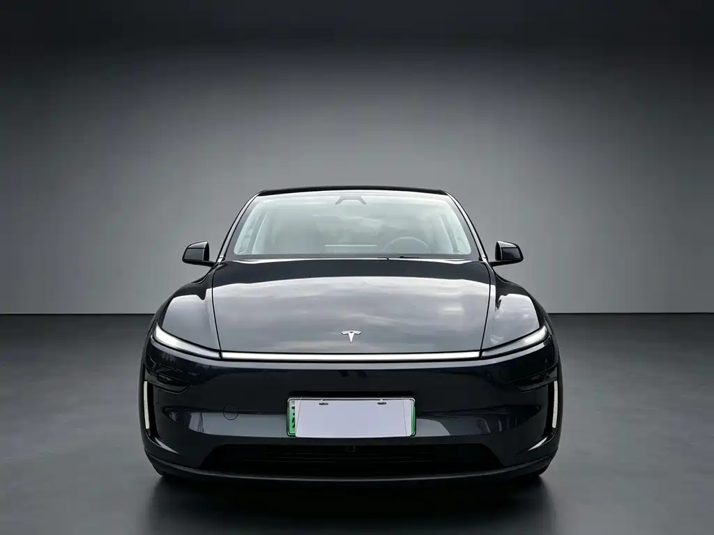 Tesla Model Y 2025 — фото 2