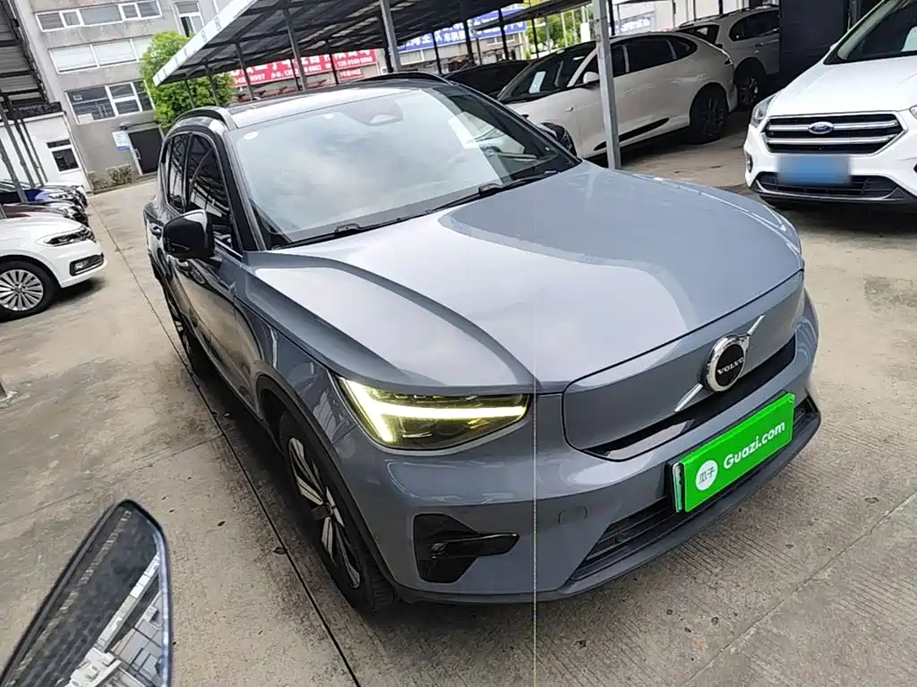 Volvo XC40 New Energy 2022 — фото 4