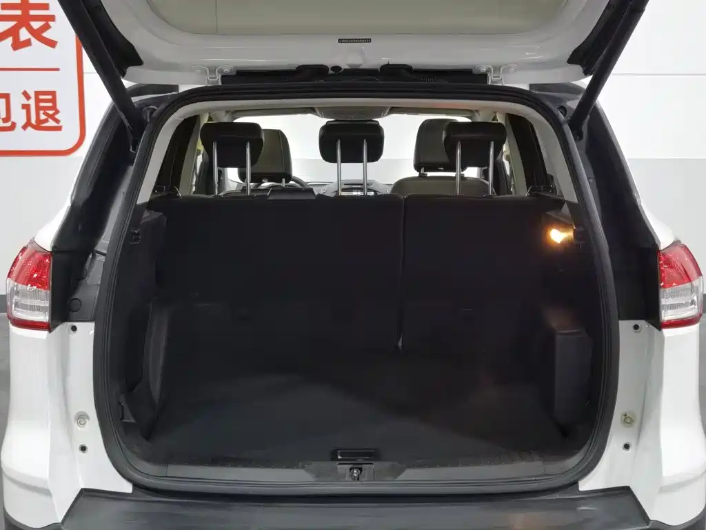 Ford Kuga 2016 — фото 16