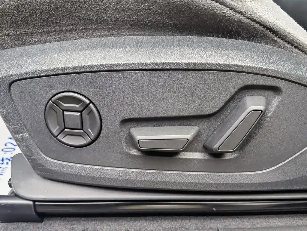 Audi Q3 2024 — фото 13