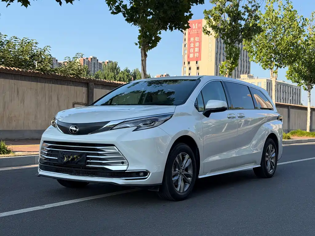 Toyota Sienna 2025