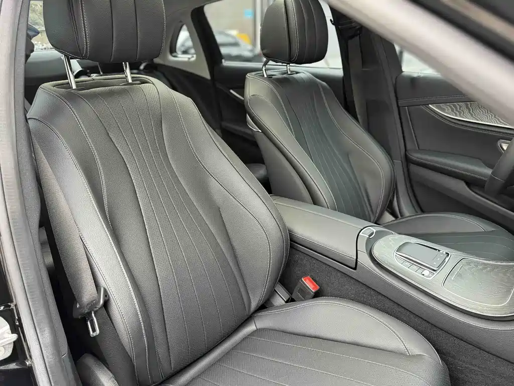 Mercedes-Benz E-Class 2022 — фото 16