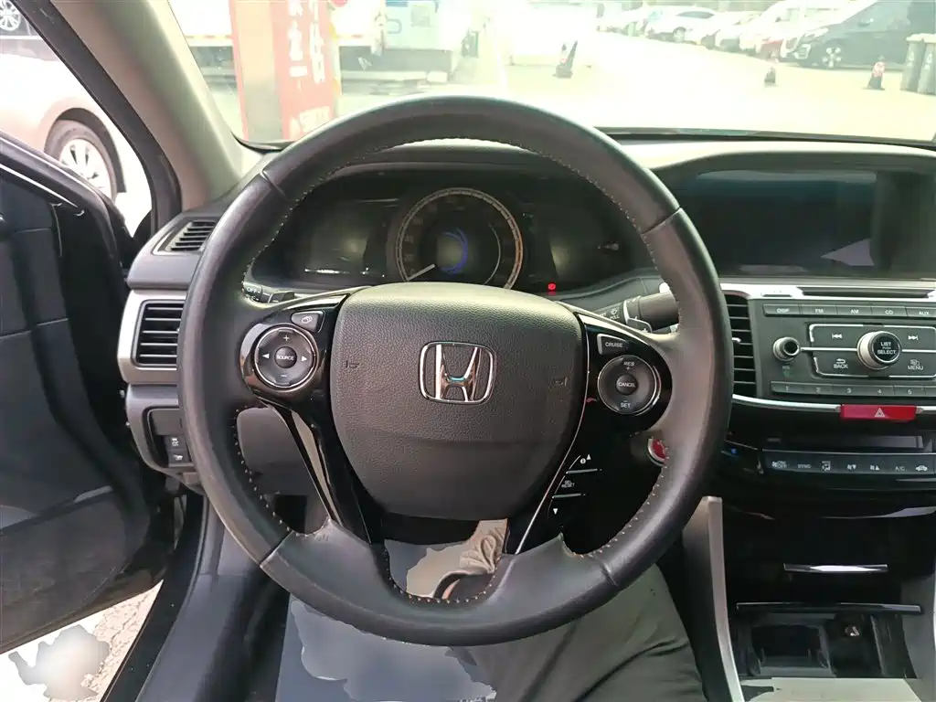 Honda Accord 2019 — фото 11