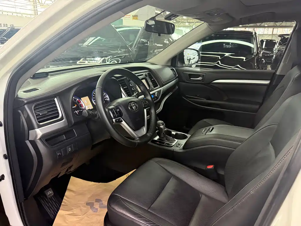 Toyota Highlander 2015 — фото 4