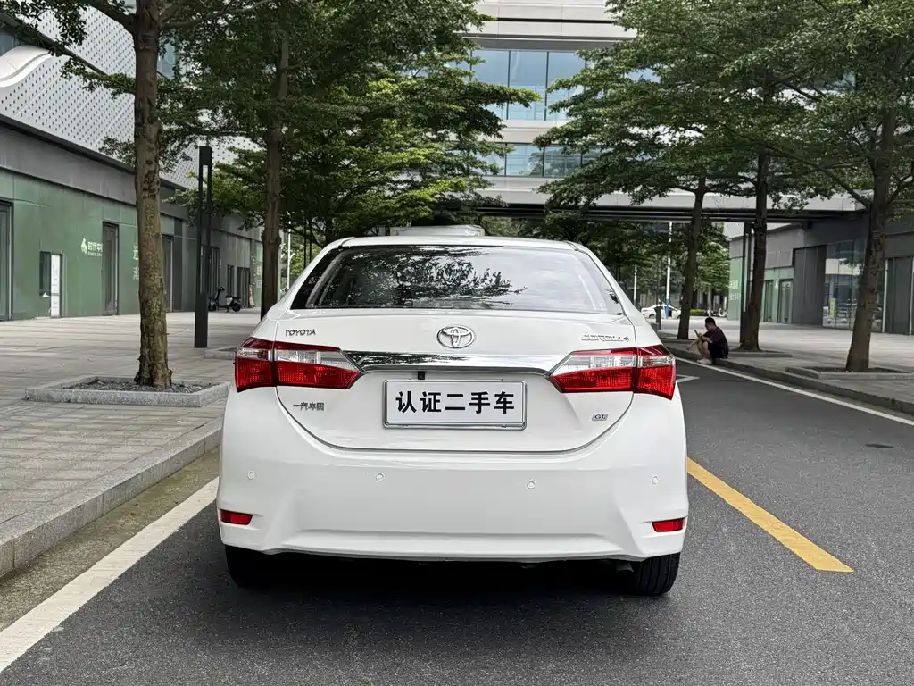 Toyota Corolla 2015 — фото 14