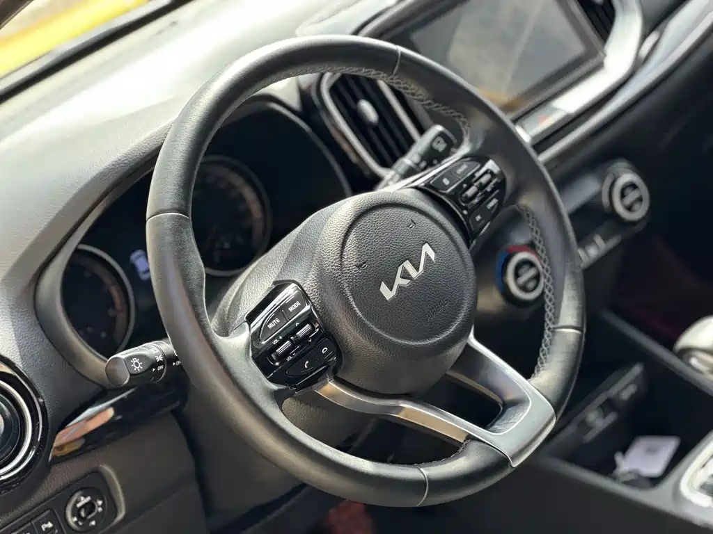 Kia KX1 2022 — фото 17