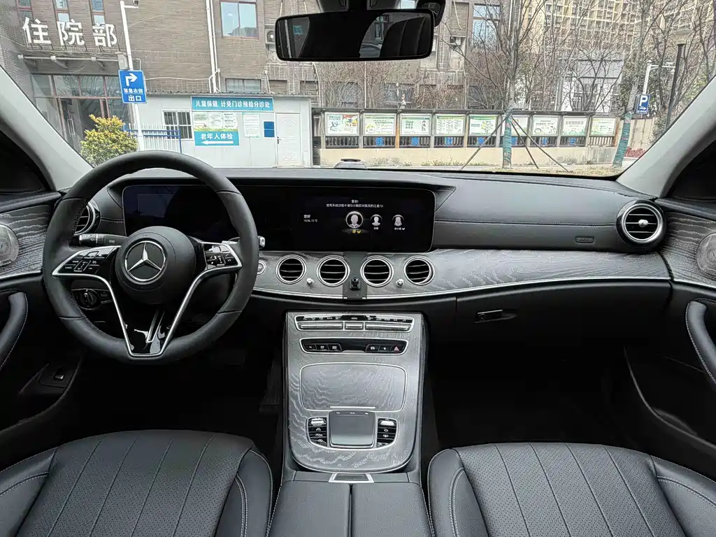 Mercedes-Benz E-Class 2022 — фото 17