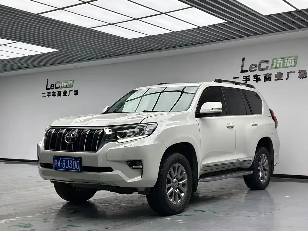 Toyota Prado 2019 — фото 1
