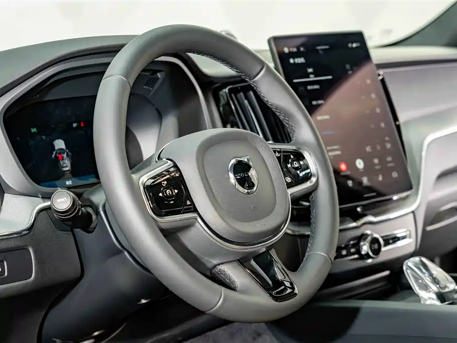 Volvo XC60 2026 — фото 12