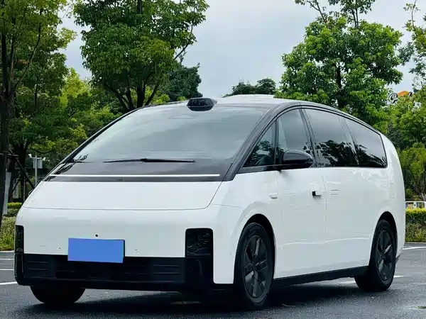 Li Auto MEGA 2024