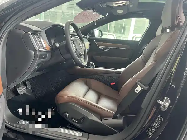 Volvo S90 2024