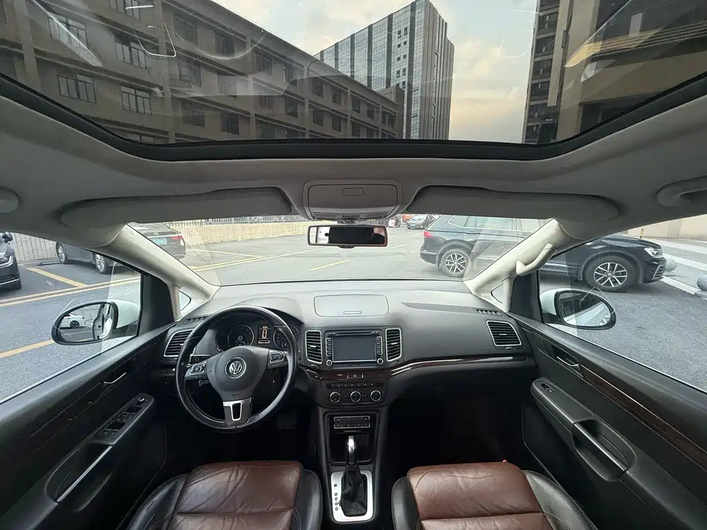Volkswagen Sharan 2015 — фото 10