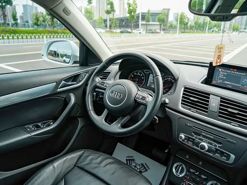 Audi Q3 2014 — фото 11