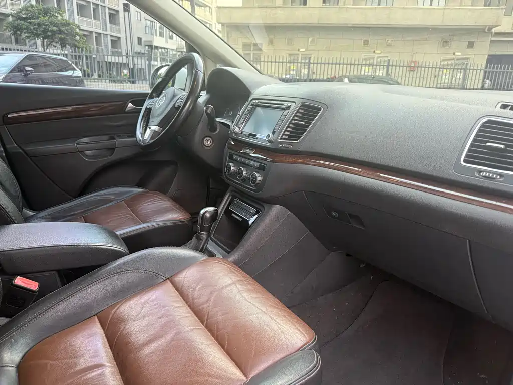 Volkswagen Sharan 2015 — фото 12