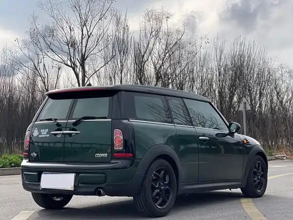 MINI Clubman 2011