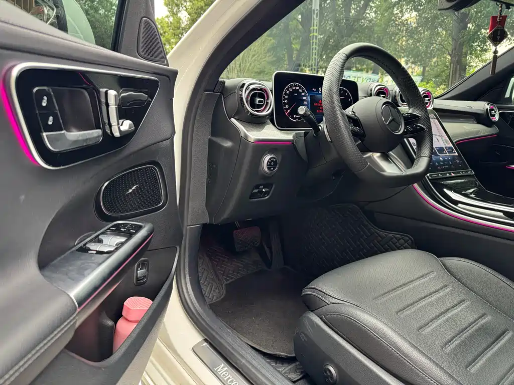 Mercedes-Benz C-Class 2024