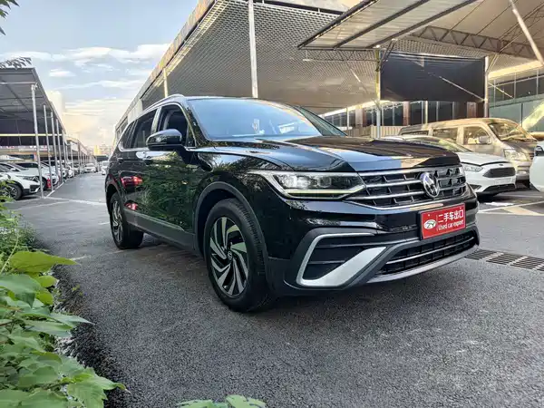 Volkswagen Tiguan L 2023
